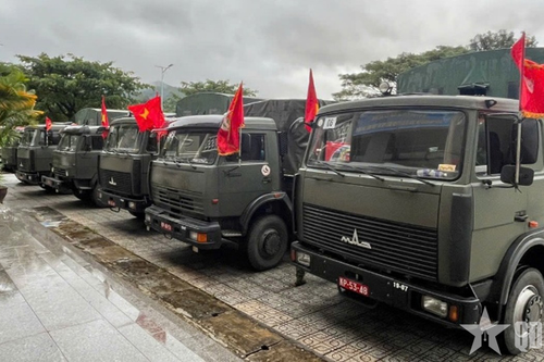 Nghĩa tình bộ đội vận tải '657', Quân khu 7 với người dân bị thiên tai