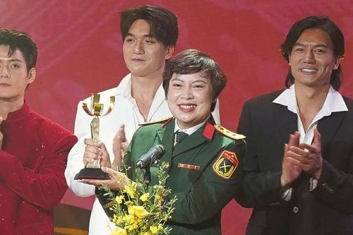 Bế mạc Liên hoan phim Việt Nam 2025: Mưa đỏ thắng lớn