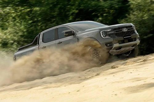 Ford Ranger 2026 mở bán từ 24.000 USD, khai tử máy dầu Bi-Turbo