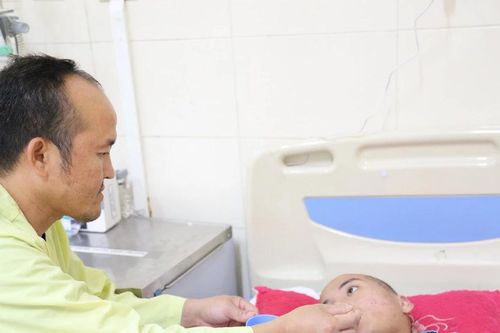 Cấp cứu thành công người bệnh 17 tuổi bị u não lan tràn dẫn đến hôn mê