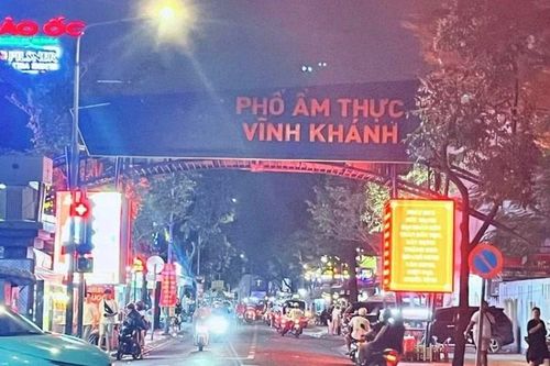 Phố ốc Vĩnh Khánh có gì hấp dẫn khiến du khách quốc tế mê mẩn?