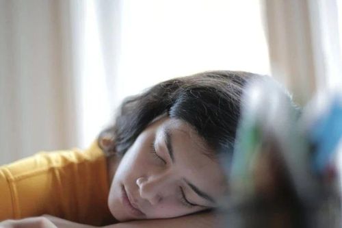 Ngủ trưa rất tốt nhưng 3 nhóm người này phải thận trọng