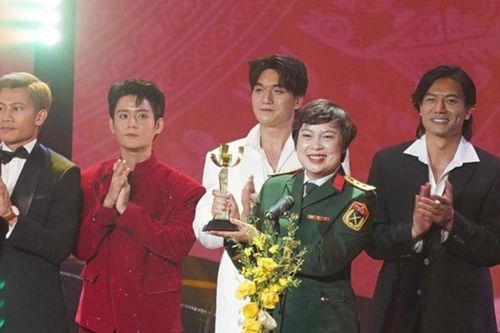 'Mưa đỏ' đoạt giải cao nhất tại Liên hoan Phim Việt Nam lần thứ 24