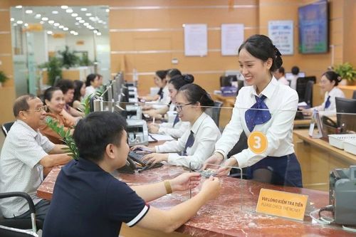 Làn sóng cắt giảm nhân viên ngân hàng lan rộng