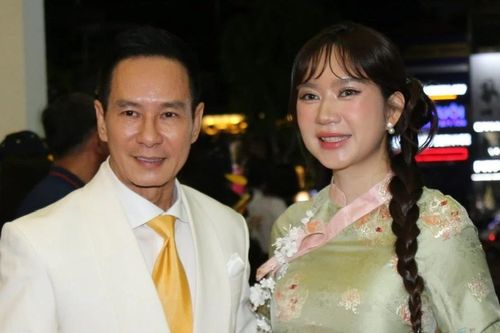 Thảm đỏ gây chú ý nhất giới điện ảnh, đạo diễn nghìn tỷ Lý Hải và Trấn Thành hiếm hoi chạm mặt