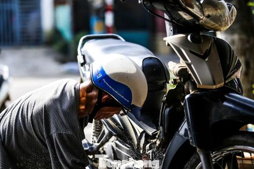 Sau trận lũ lịch sử ở Gia Lai, dòng xe tập kết thành bãi chờ cứu chữa