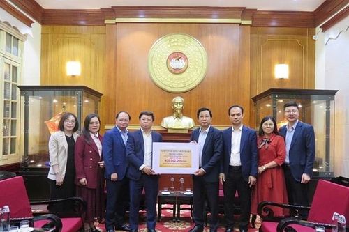 Hơn 1 triệu người dân quyên góp ủng hộ đồng bào vùng bão lũ