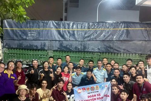 TP.HCM: Tuổi trẻ các trường đại học đồng lòng ra quân tiếp sức đồng bào vùng lũ