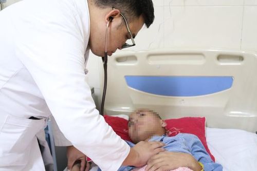 Thiếu niên 17 tuổi 'chín phần tử, một phần sống' hồi sinh như phép màu