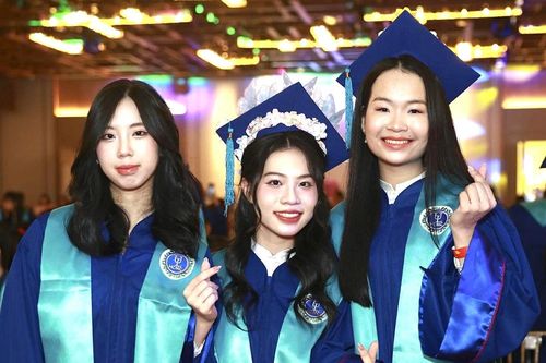 Gần 130 trường đang đào tạo bác sĩ và cử nhân Luật, siết bằng cách nào?