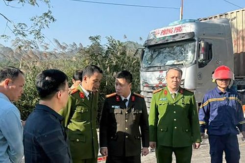 Vụ ô tô 7 chỗ đâm xe tải, 4 người chết ở Lạng Sơn: Khởi tố vụ án, tạm giữ tài xế