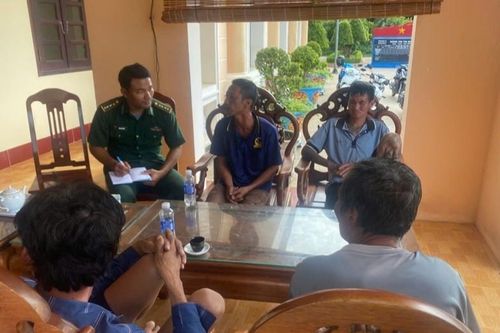 Cứu hộ kịp thời 4 ngư dân gặp nạn trên vùng biển Thổ Châu