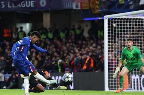 Chelsea đè bẹp Barcelona 3-0, Estevao lấn át Yamal