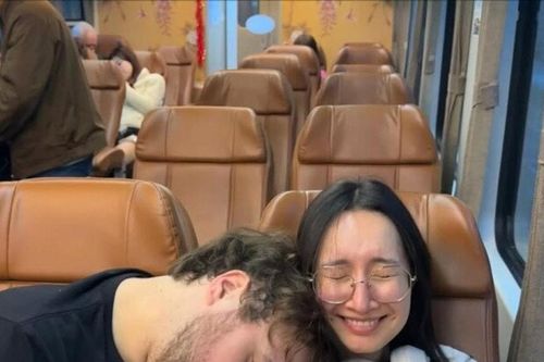 Anna Trương kỷ niệm 10 năm bên chồng, hé lộ cuộc sống viên mãn