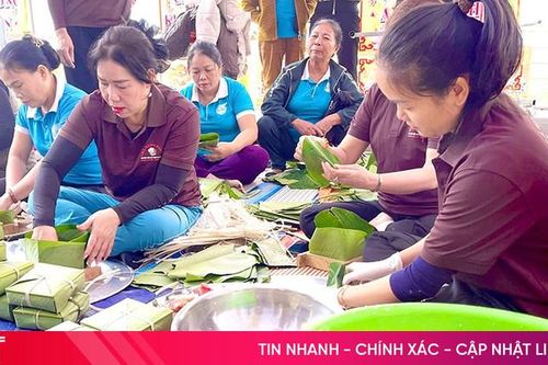 Gói 2.200 bánh chưng dâng lên Lễ hội đền Cả - Dinh đô Quan Hoàng Mười