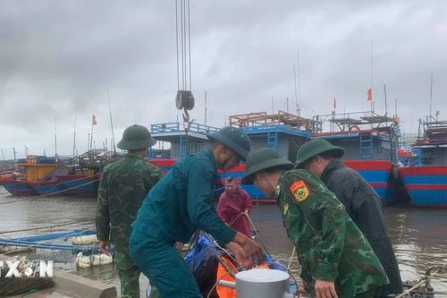 Bộ Tổng Tham mưu yêu cầu các đơn vị chủ động ứng phó với bão số 15