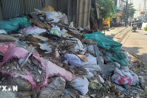 Bãi rác lộ thiên - nỗi ám ảnh của người dân Thủ đô