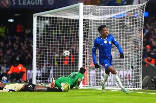 Tuyên bố bất ngờ của HLV Maresca sau khi Chelsea vùi dập Barcelona