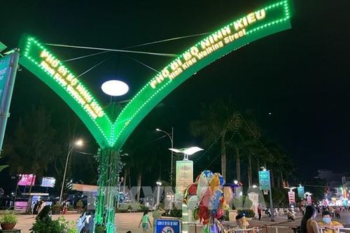 'Hồi sinh' phố đi bộ Ninh Kiều, thúc đẩy kinh tế đêm Cần Thơ