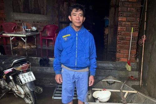 Chân dung 'người hùng' cứu hơn 40 người bị mắc kẹt do mưa lũ ở Đắk Lắk