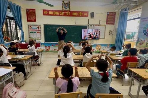 Cõng 'ngoại ngữ' lên non