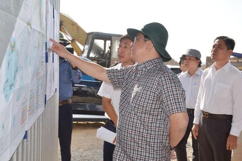 Chủ tịch UBND tỉnh An Giang kiểm tra tiến độ thi công các công trình, dự án trên địa bàn phường Hà Tiên