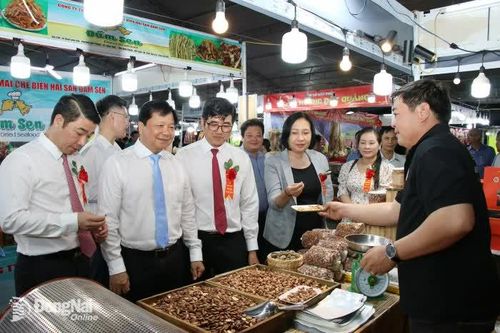 Đẩy mạnh xúc tiến thương mại cuối năm