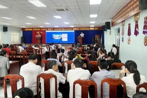 Sở Nội vụ tổ chức tập huấn khai thác sử dụng phần mềm họp không giấy
