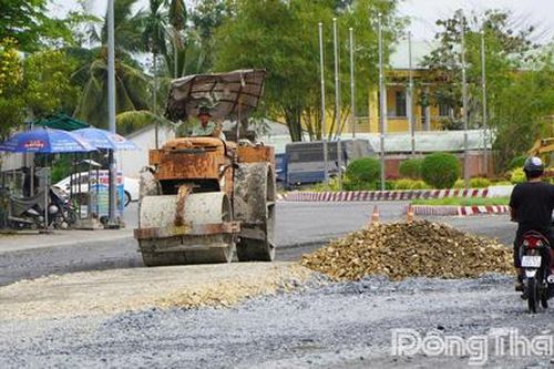 Ngành Xây dựng Đồng Tháp: Tập trung sửa chữa, khắc phục hệ thống giao thông sau mưa bão