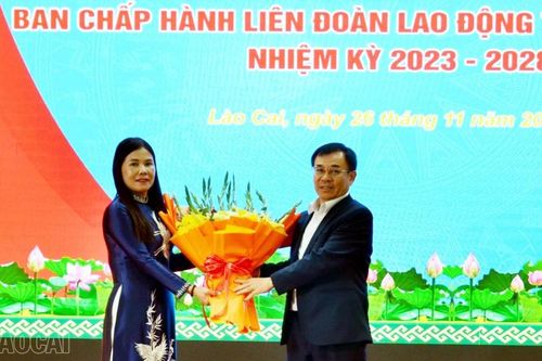Đồng chí Nguyễn Thị Bích Nhiệm được bầu giữ chức Chủ tịch Liên đoàn Lao động tỉnh Lào Cai nhiệm kỳ 2023 - 2028