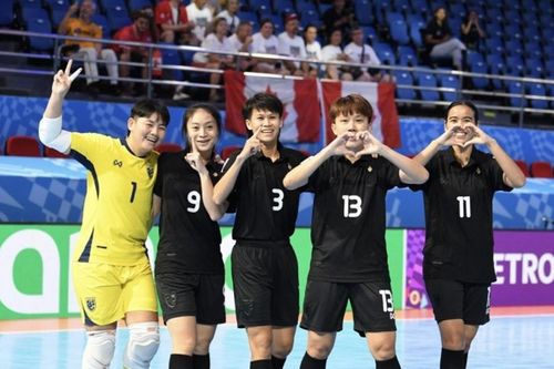 Thái Lan thắng Canada 6-3, rộng cửa vào tứ kết World Cup