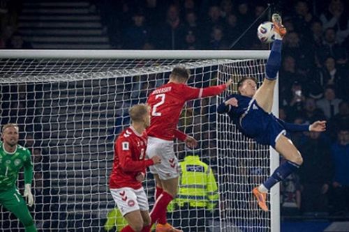 Scott McTominay: Bùa hộ mệnh của Napoli và Scotland