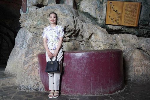 Thạch Động Thôn Vân
