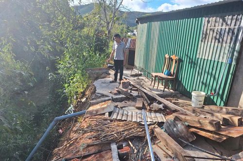 Quảng Ngãi: Sạt lở nghiêm trọng ảnh hưởng hàng trăm hộ dân