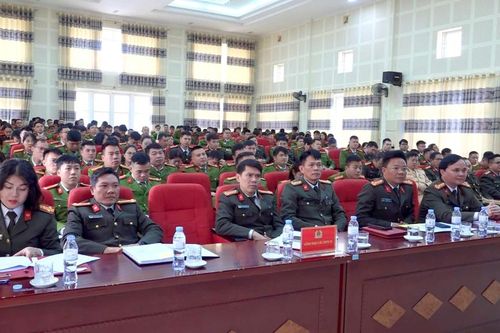 Khai giảng lớp bồi dưỡng kiến thức dân tộc đối tượng 4 cho 200 cán bộ, chiến sĩ Công an tỉnh