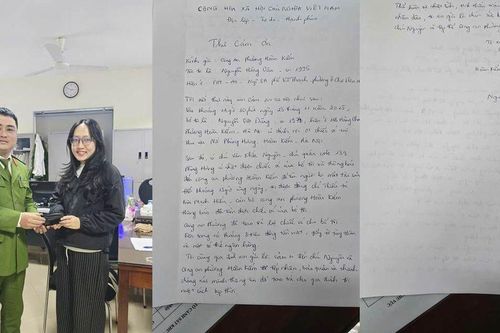 Công an phường Hoàn Kiếm trao trả tài sản thất lạc cho người dân