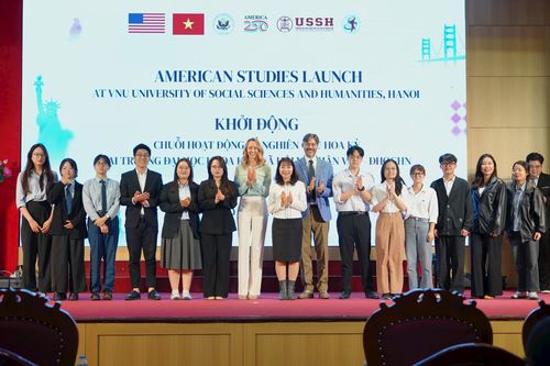 Sinh viên Việt Nam tranh tài trong cuộc thi tìm hiểu nước Mỹ
