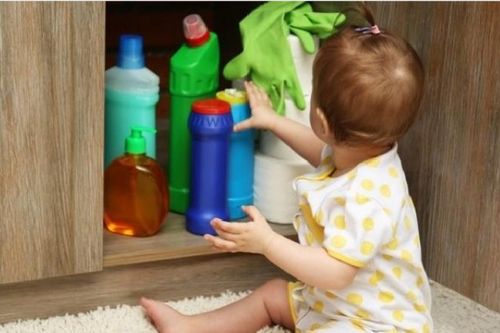 Hải Phòng: Khởi tố bảo mẫu để trẻ 2 tuổi tử vong do uống nhầm chất tẩy rửa