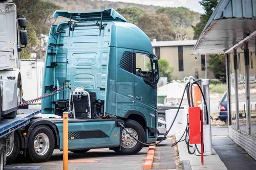 Xe tải cỡ nhỏ chạy điện - lựa chọn mới cho đô thị thời điện hóa?