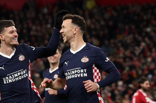 Ngả mũ với Perisic