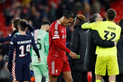Van Dijk tệ hại, nhưng Liverpool mới là vấn đề thật sự