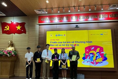 Hành động bảo vệ trẻ em trước thách thức từ môi trường mạng