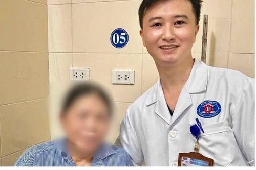 U mỡ thực quản 'kích thước khủng' dưới niêm mạc khiến người bệnh nuốt nghẹn kéo dài
