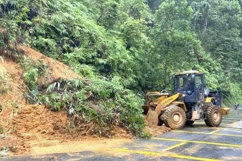 Khắc phục sạt lở, bảo đảm an giao thông qua địa bàn thành phố Huế