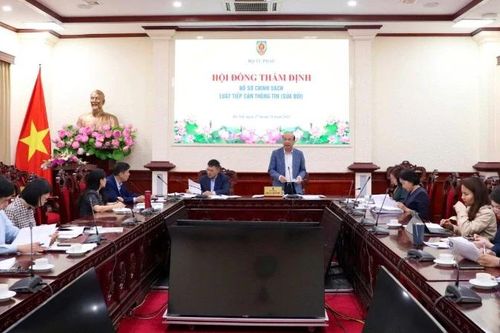 Tăng cường ứng dụng công nghệ thông tin trong cung cấp thông tin cho người dân