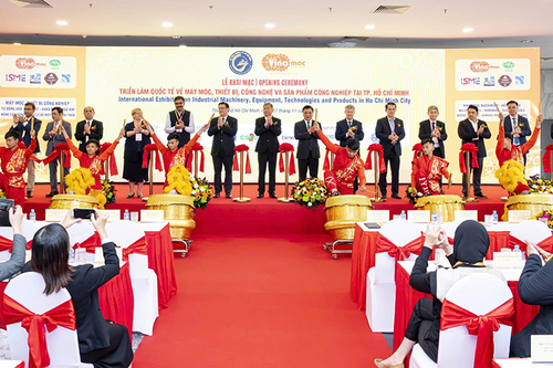 450 gian hàng tham gia Triển lãm Công nghiệp hóa chất Việt Nam lần thứ 21