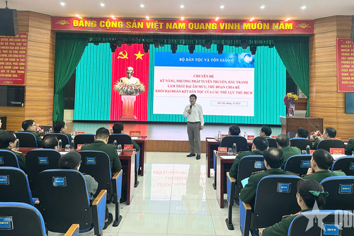 Tập huấn về kiến thức, kỹ năng tuyên truyền, vận động đồng bào dân tộc thiểu số