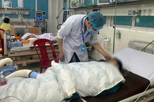 Nghi vấn cha ôm 2 con nhảy sông tự tử