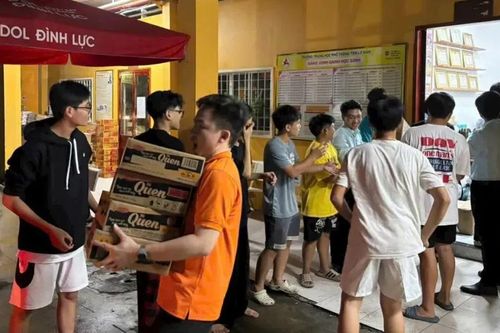 Tiếp sức sinh viên vùng lũ