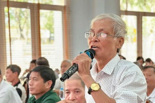 Cử tri quan tâm đến thủ tục đất đai, giao thông, môi trường ở nông thôn